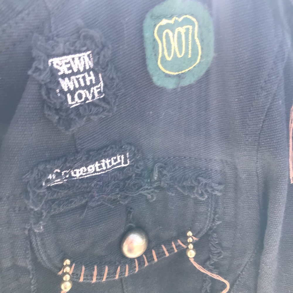 Love Stitch seen with Love jacket - Picture 4 of 8